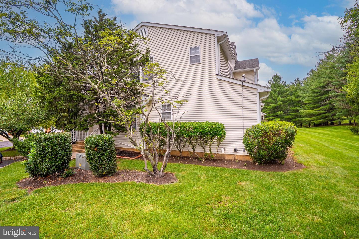 17 Taft Ct Property Photo 3
