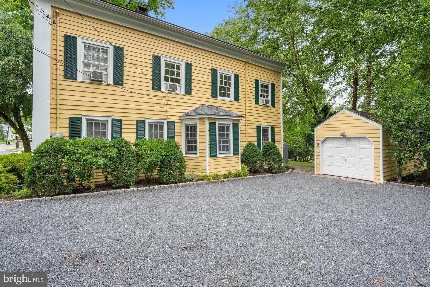 86 Washington St Property Photo 4