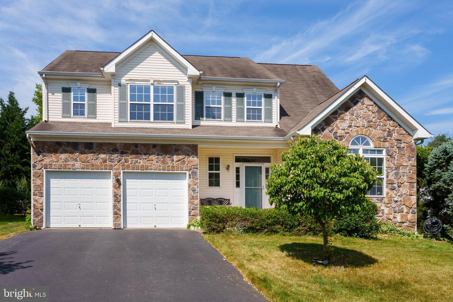 2 Pickering Cir Property Photo 1