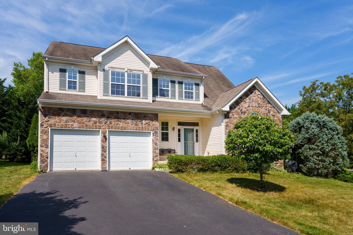 2 Pickering Cir Property Photo 2