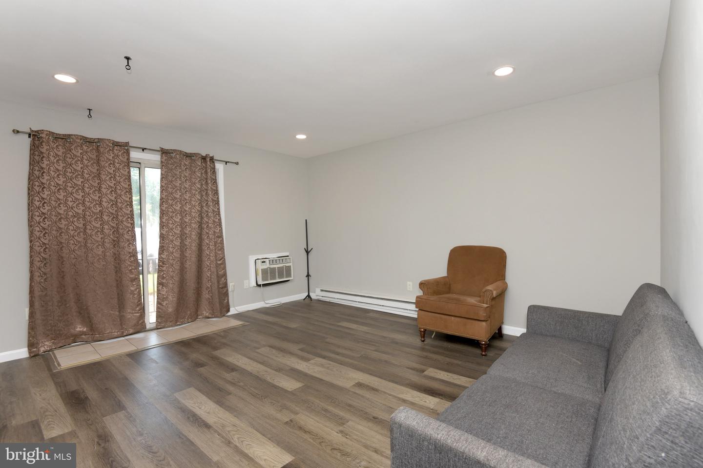 808 Eves Dr #1a Property Photo 8