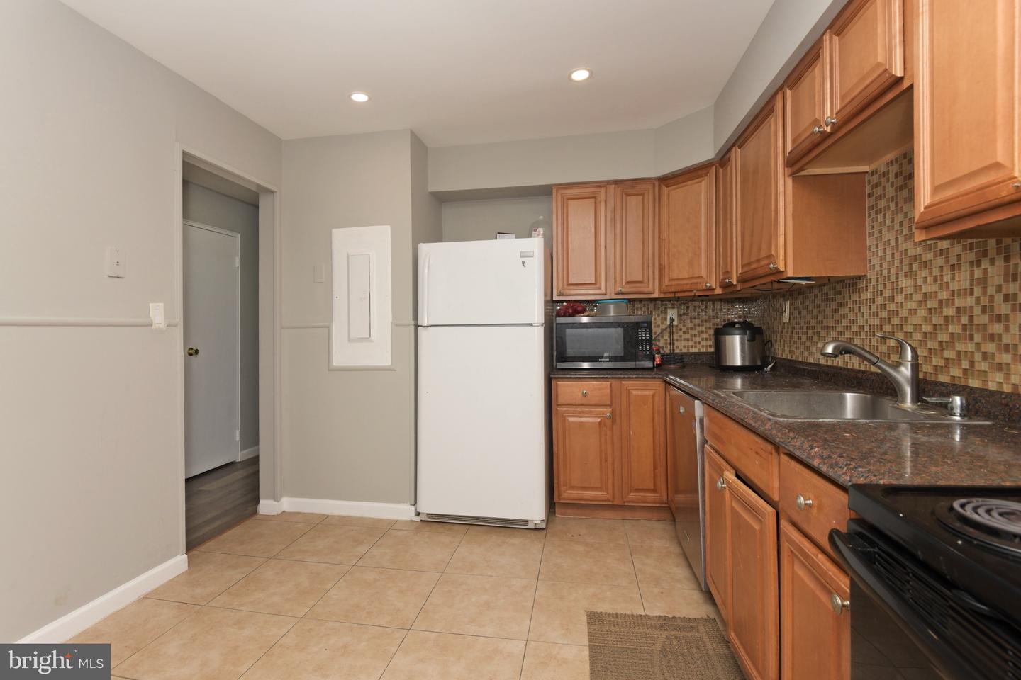 808 Eves Dr #1a Property Photo 9