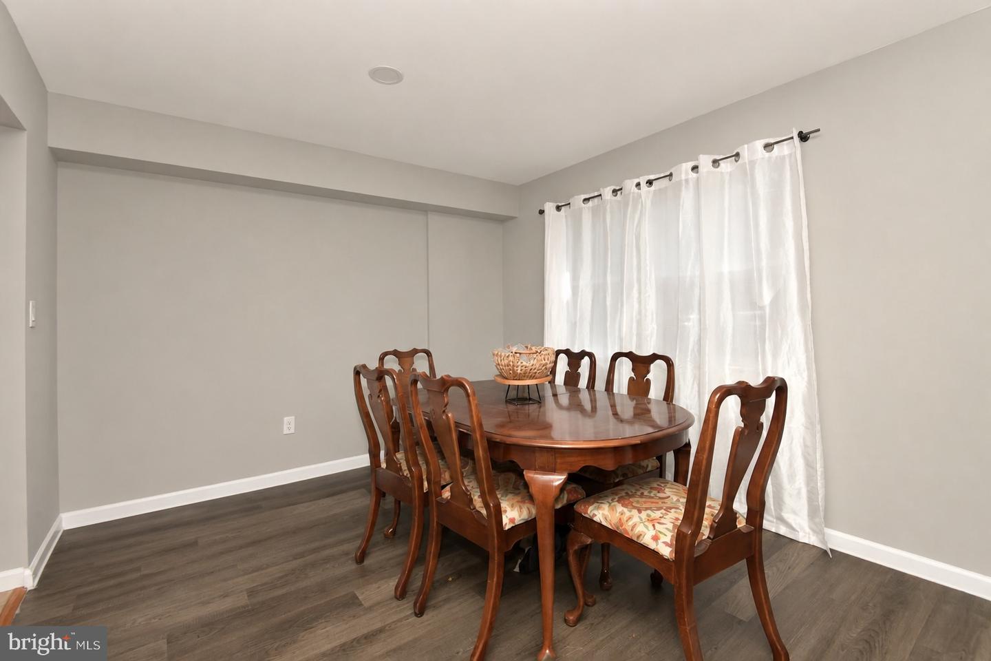 808 Eves Dr #1a Property Photo 13