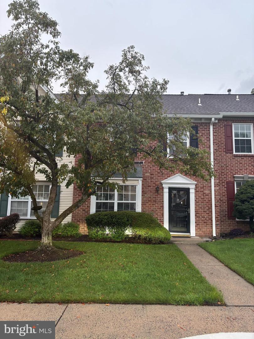 10 LINDSEY CT Property Photo 1