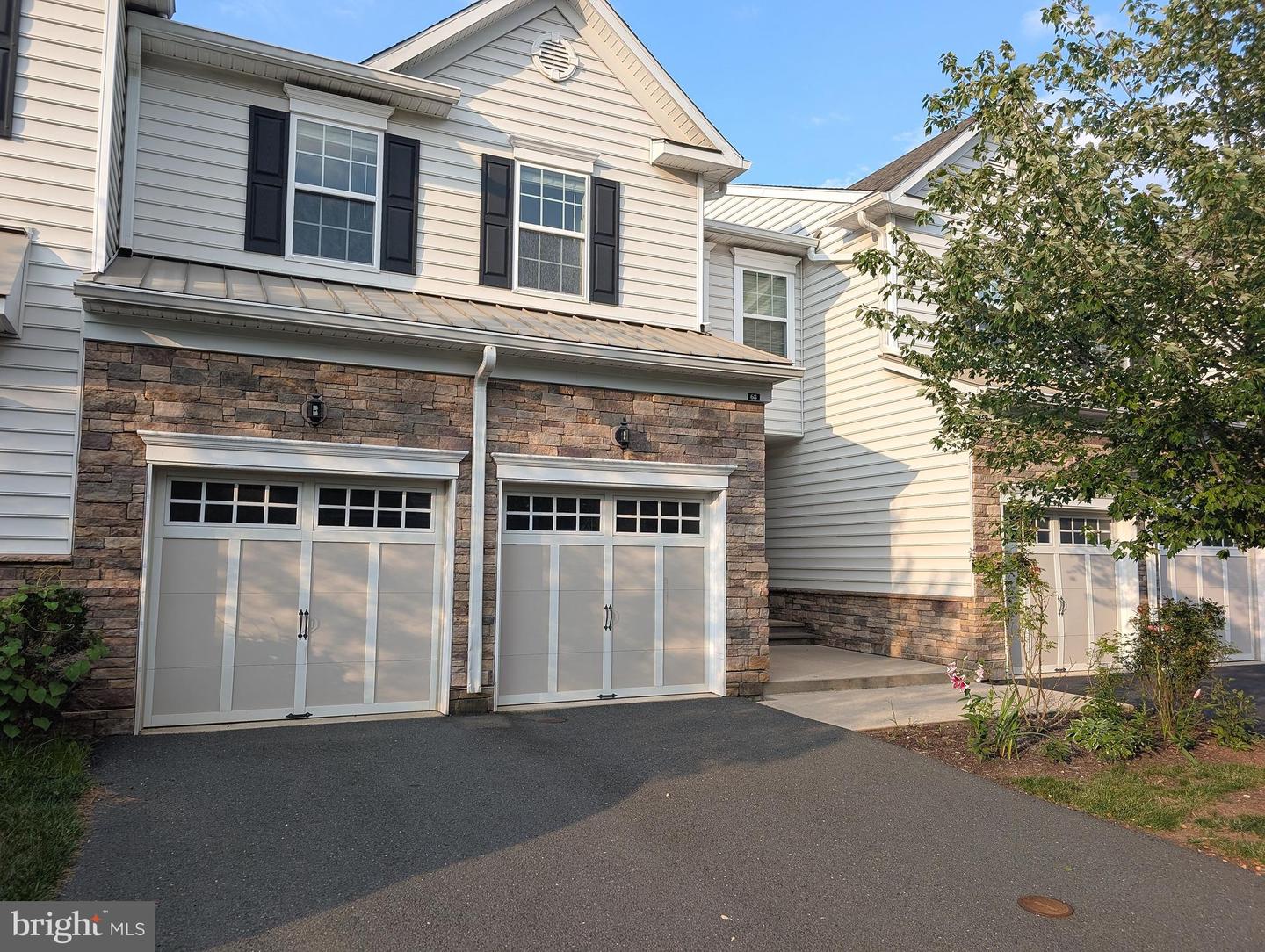 68 AUTUMN LN Property Photo 1