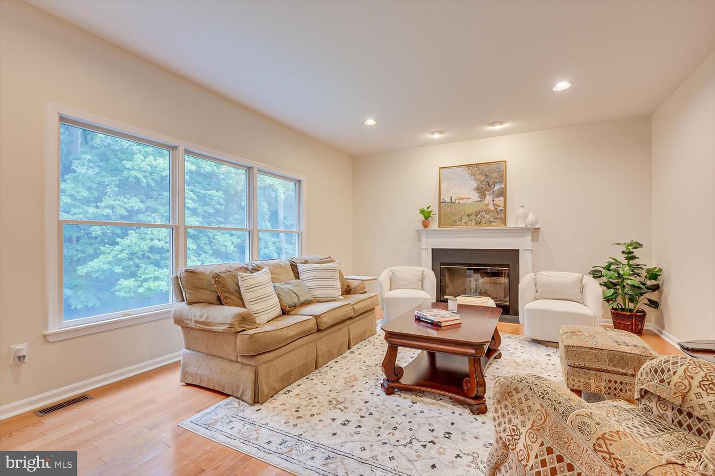 2 Jupiter Hills Ct Property Photo 6