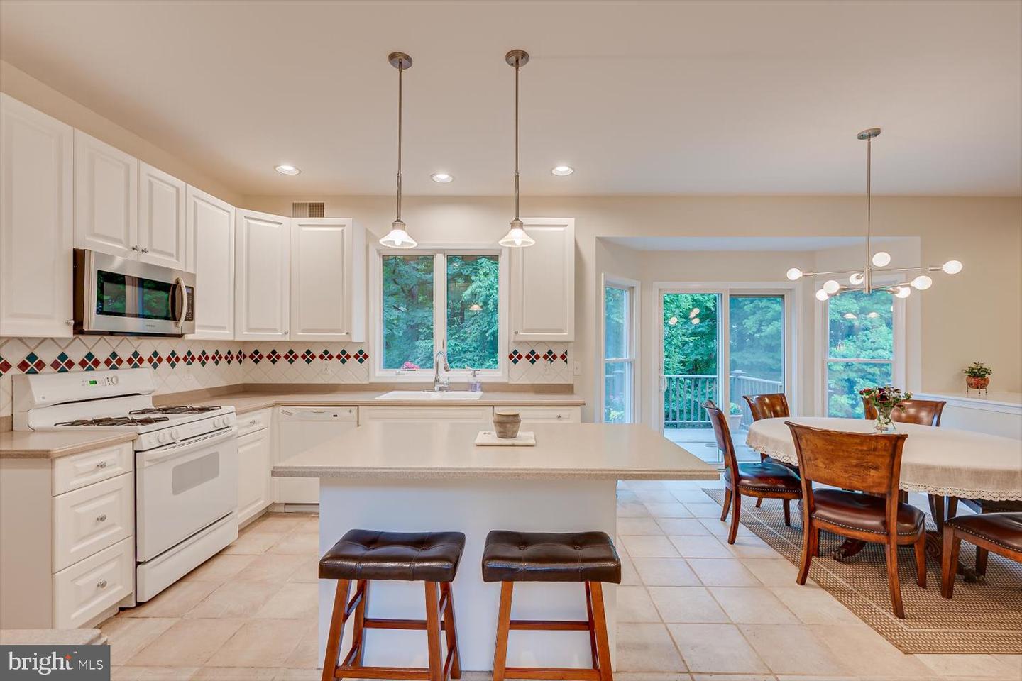 2 Jupiter Hills Ct Property Photo 7