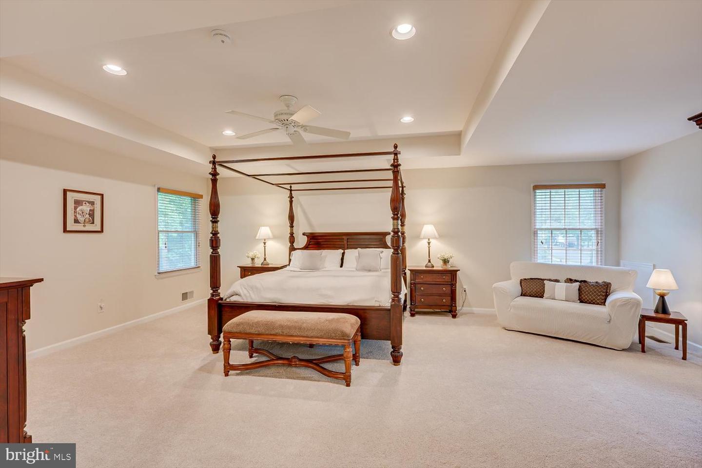 2 Jupiter Hills Ct Property Photo 14