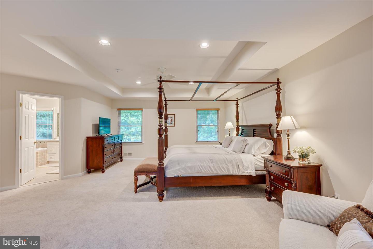 2 Jupiter Hills Ct Property Photo 16