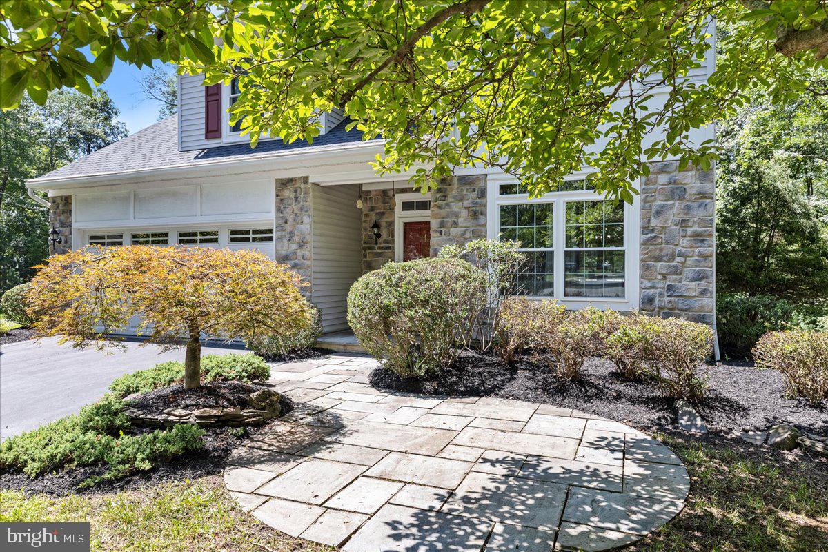 21 Cambridge Ct Property Photo 3