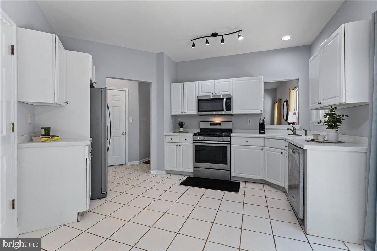 21 Cambridge Ct Property Photo 13