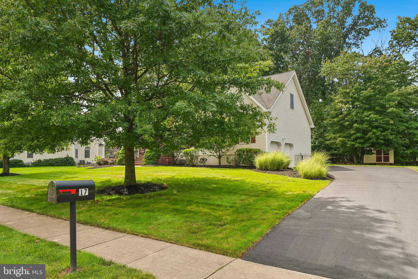17 Burniston Ct Property Photo 43