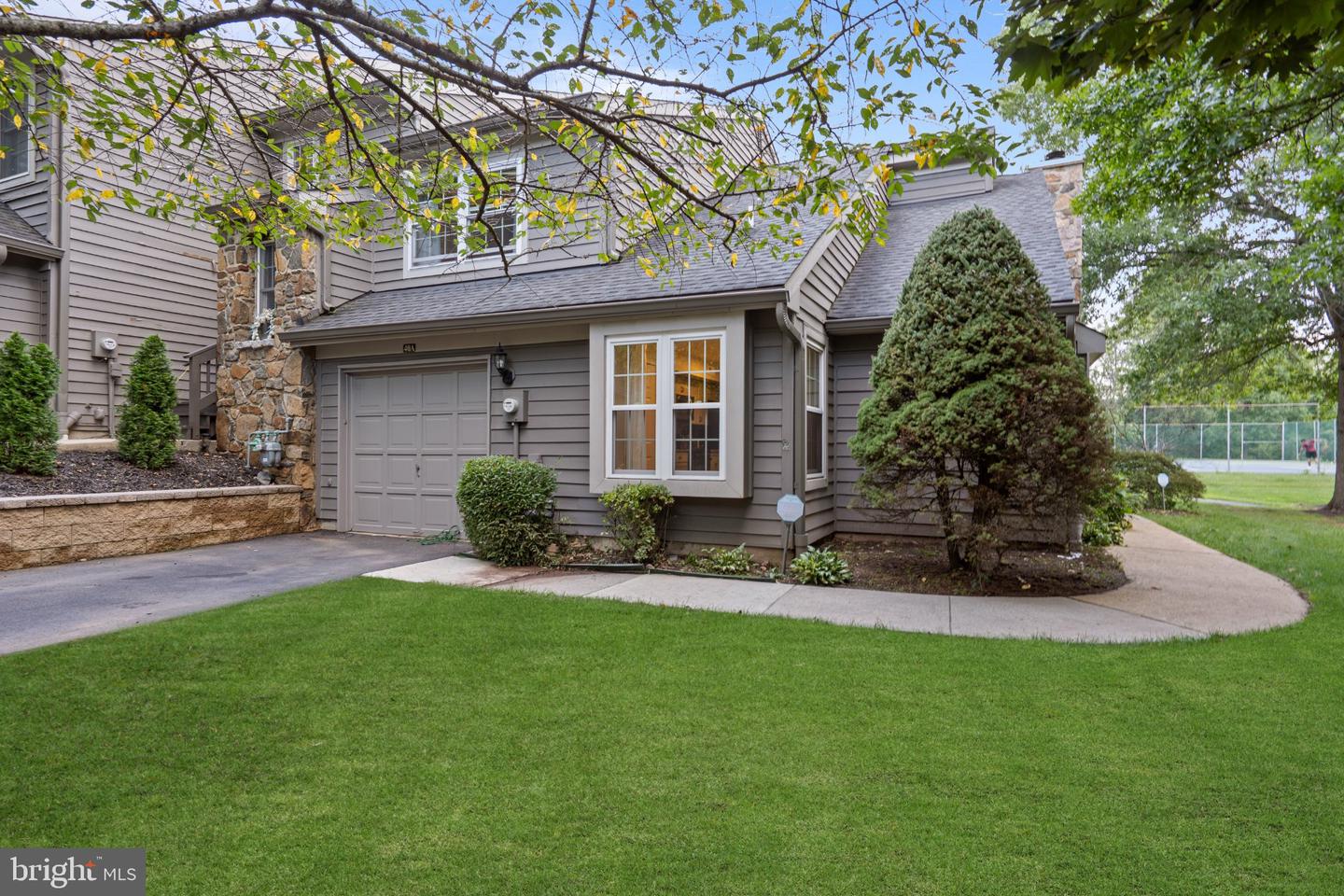 40 Roxbury Ct #a Property Photo 1