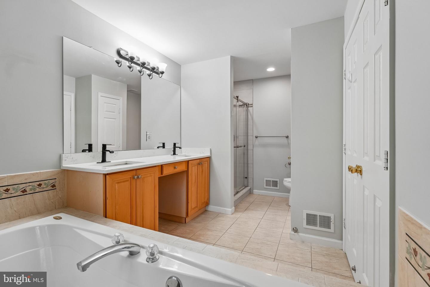 19 Jackson Ave Property Photo 32