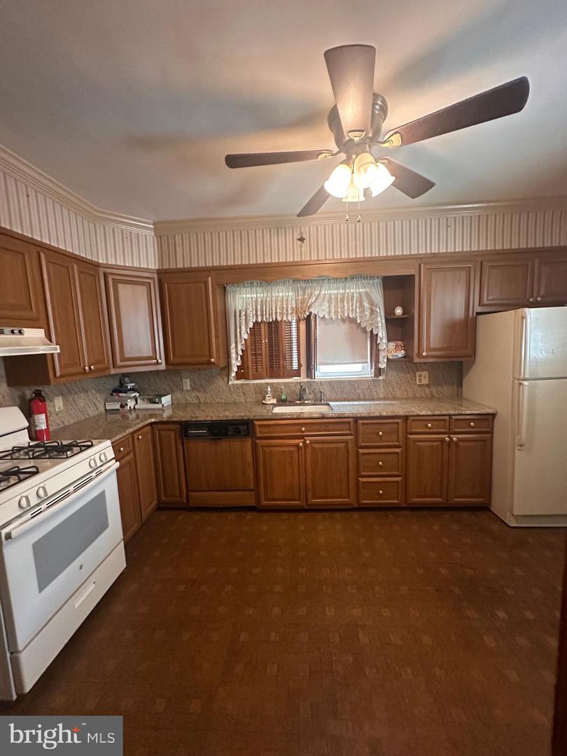 702 Sheridan Ave Property Photo 4