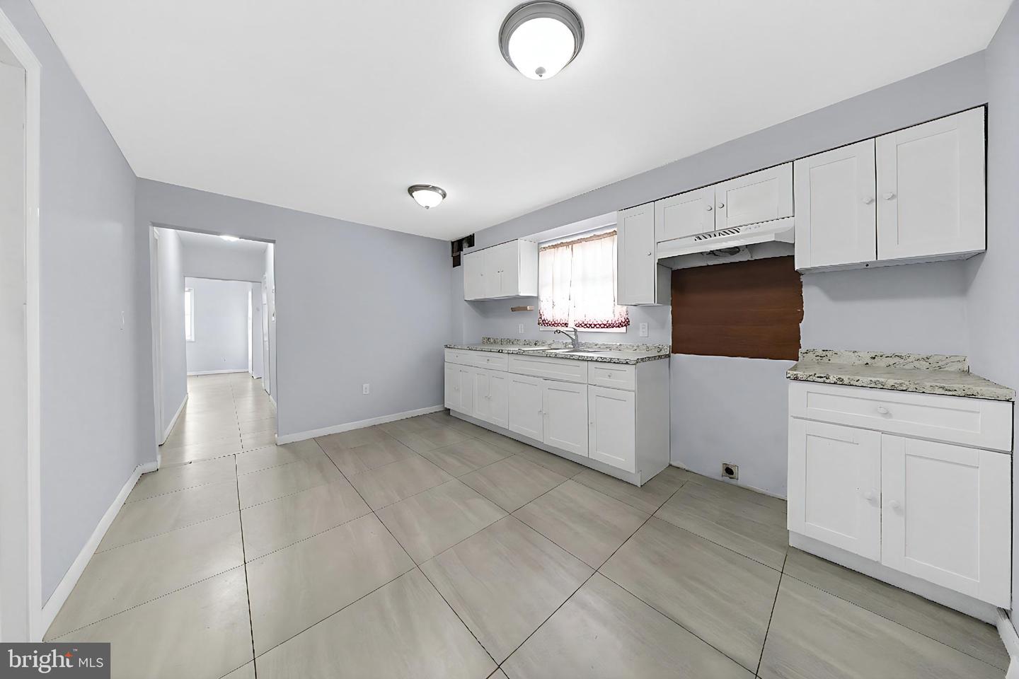 313 Livingston St Property Photo 4