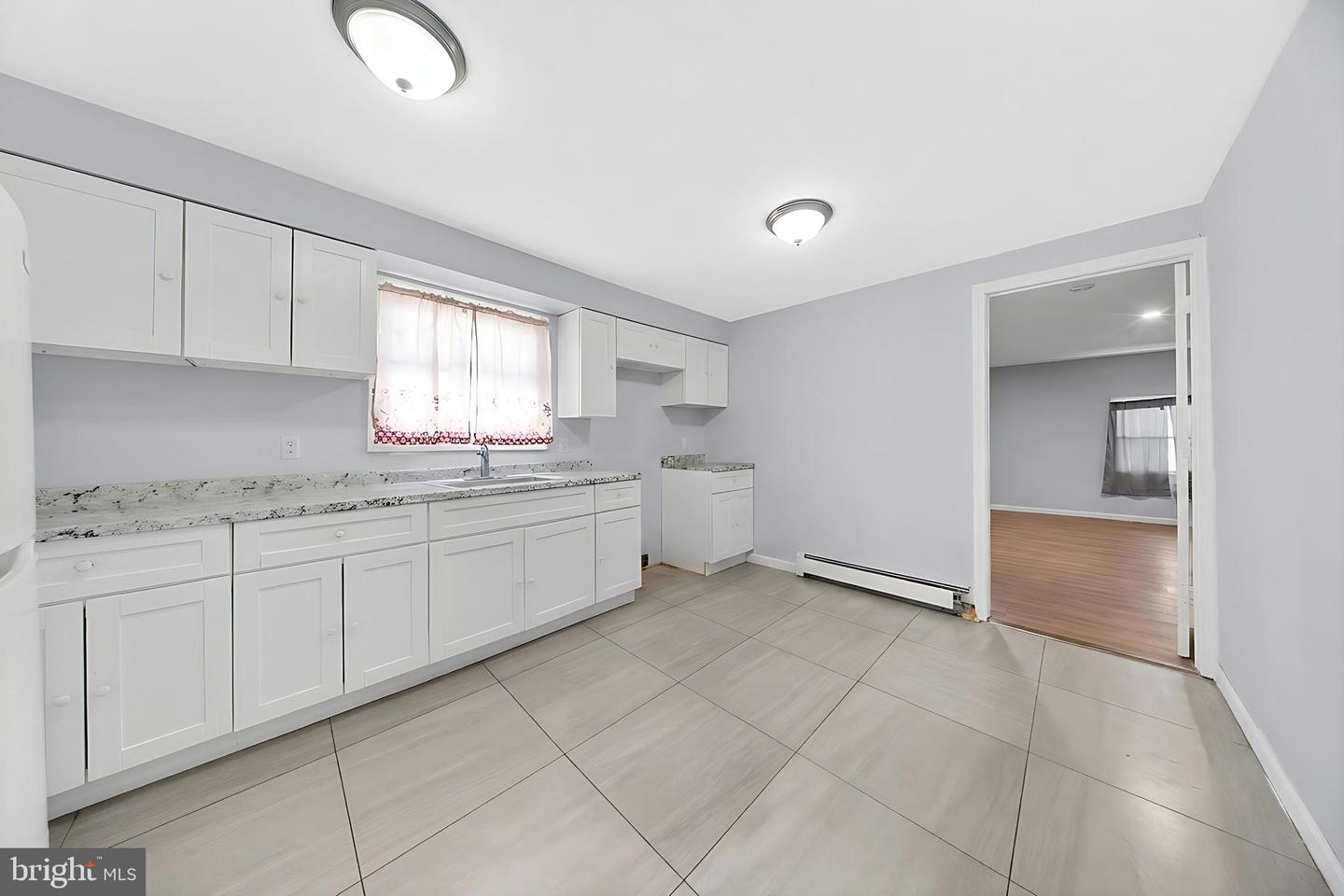 313 Livingston St Property Photo 5
