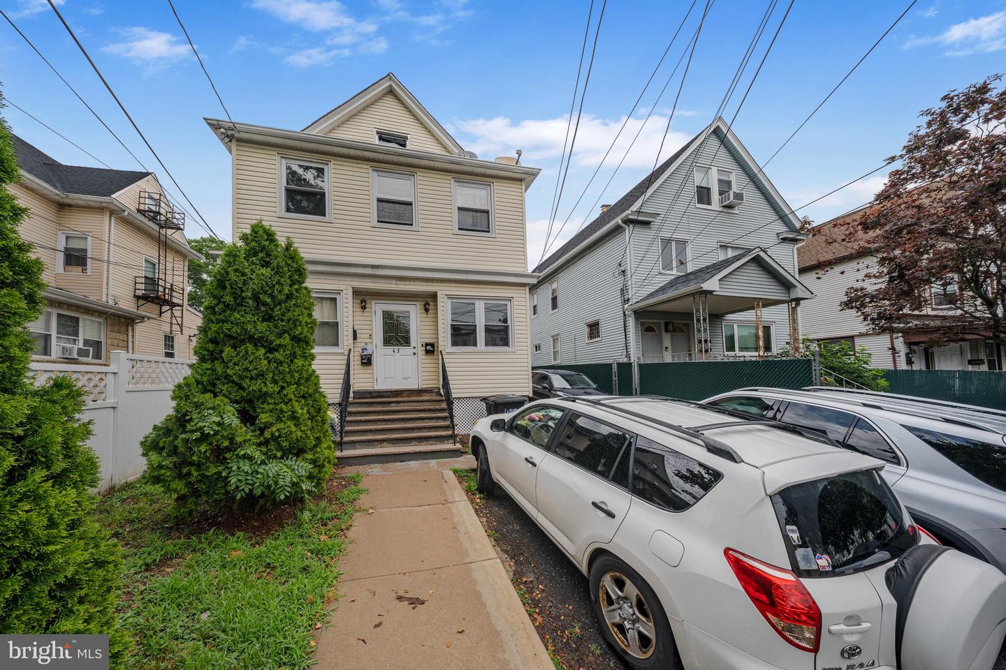 415 Magie Ave Property Photo 2