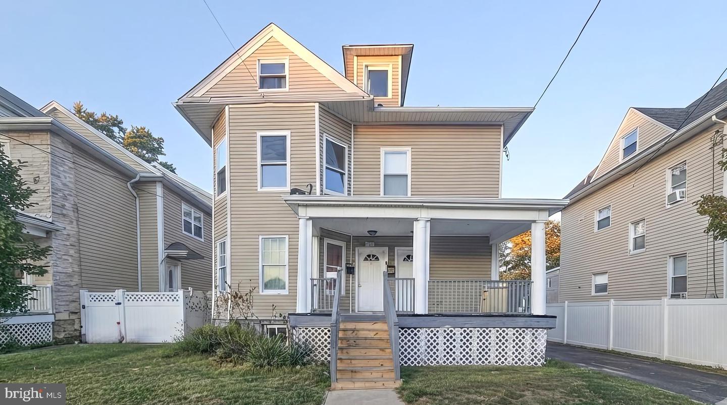 421-423 Magie Ave Property Photo 1