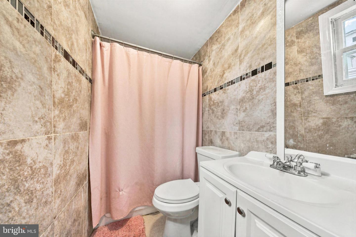 212 Port Ave Property Photo 6