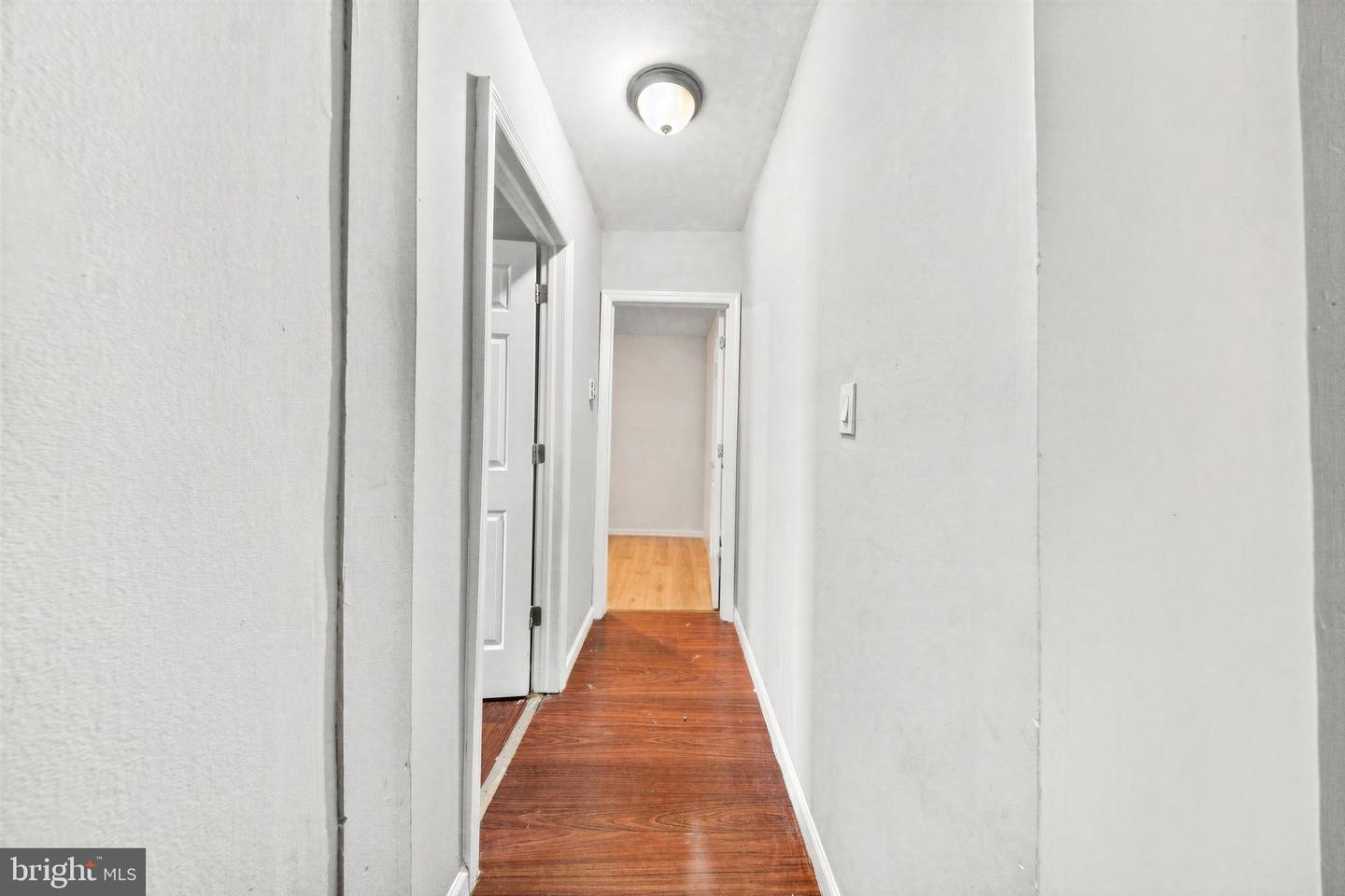 212 Port Ave Property Photo 7