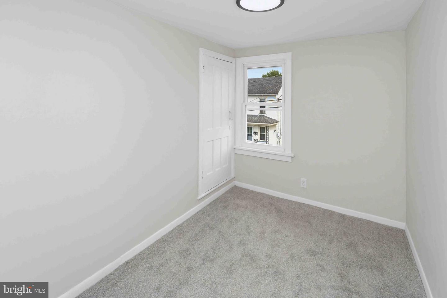 828 Mill St Property Photo 16