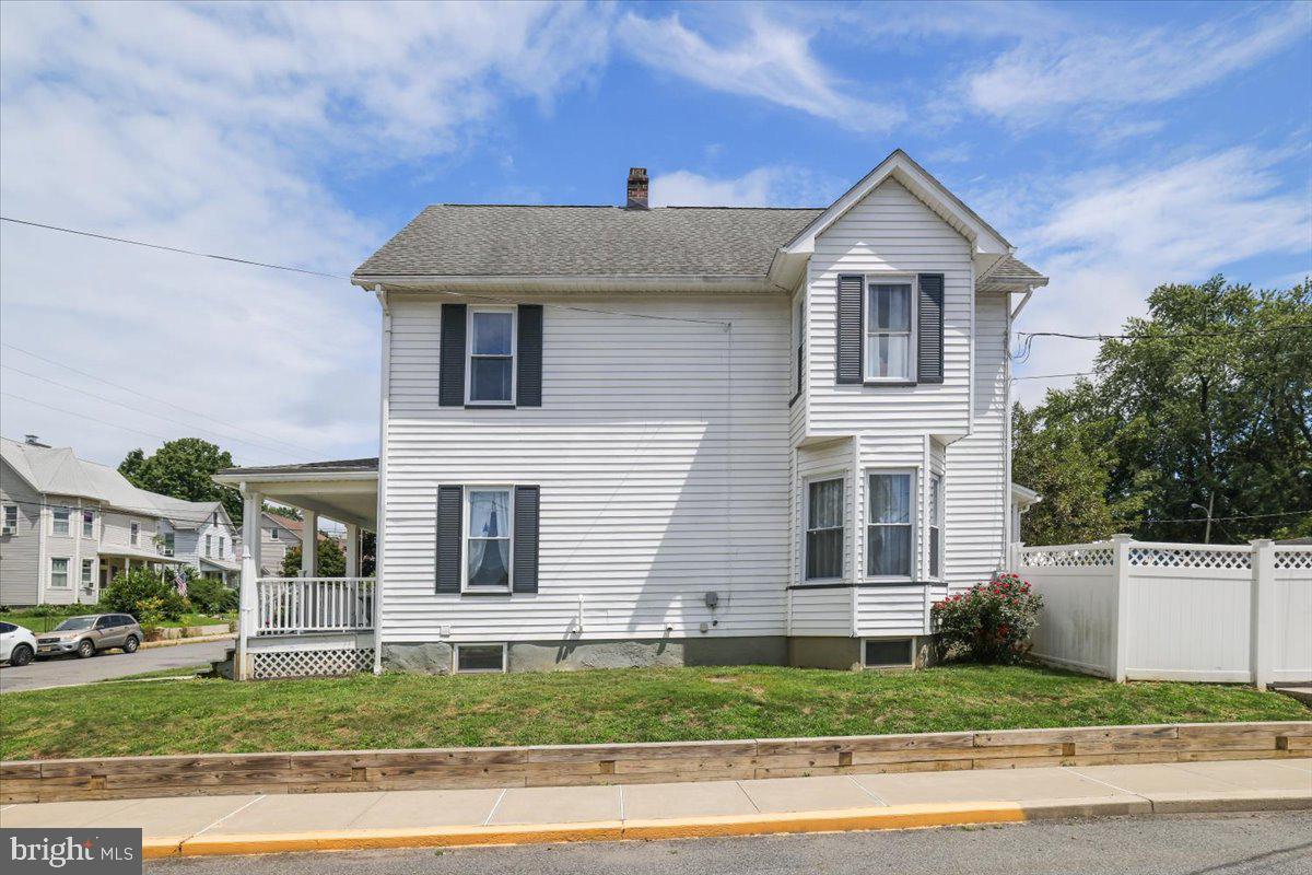 33 State Street Property Photo 7