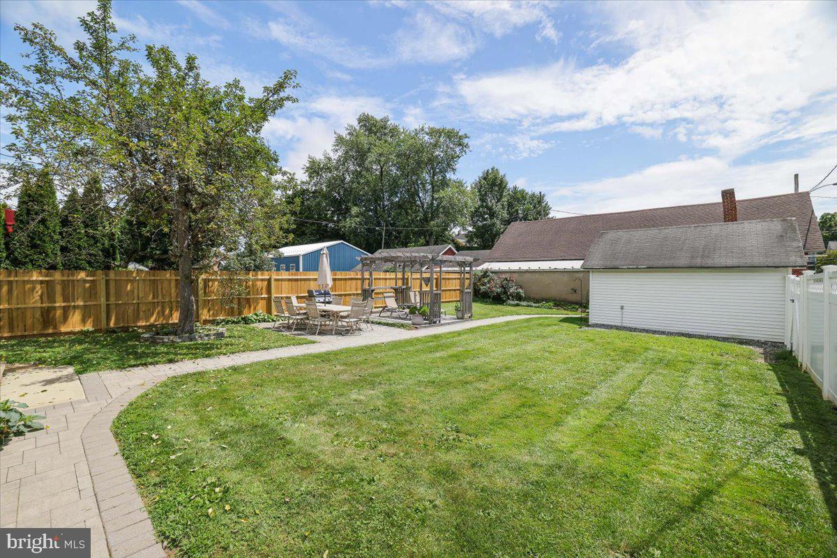33 State Street Property Photo 12