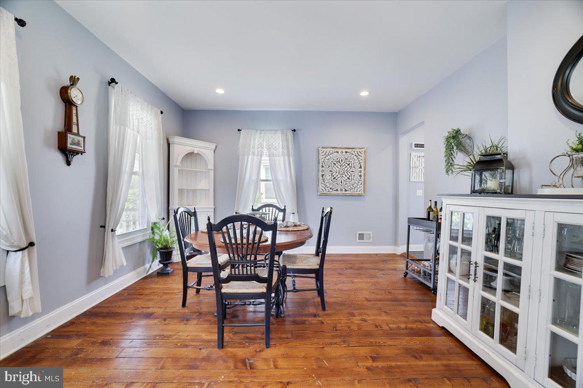 33 State Street Property Photo 17