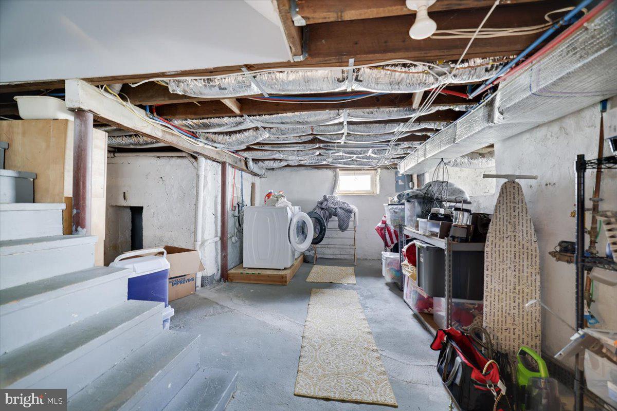 33 State Street Property Photo 43