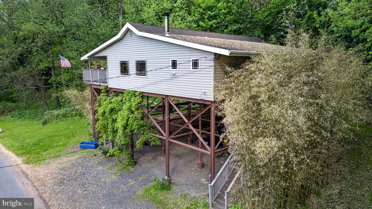2952 HUTCHINSON RIVER RD