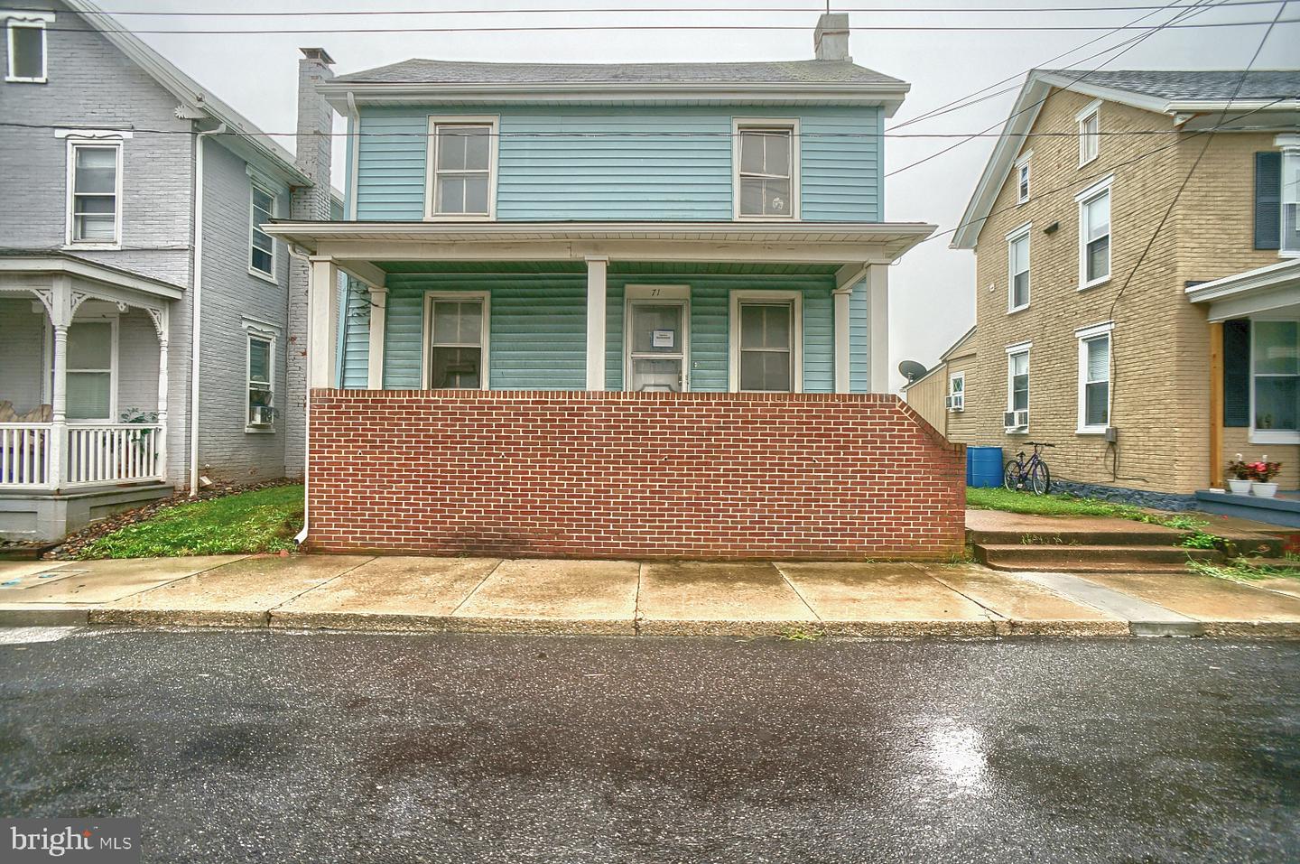 71 E York St Property Photo