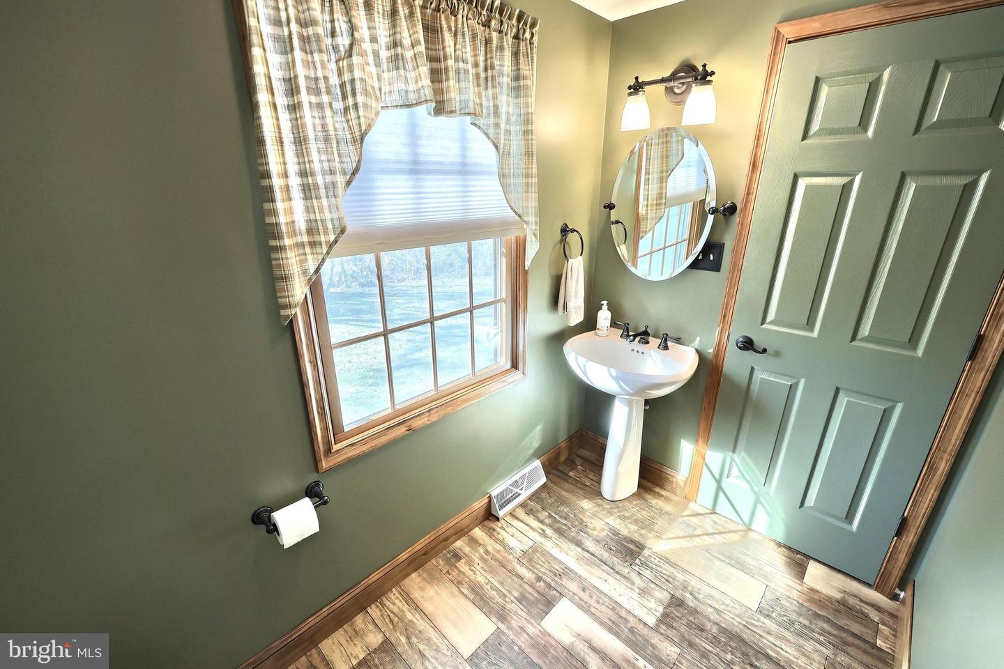 41 Howard Dr Property Photo 31