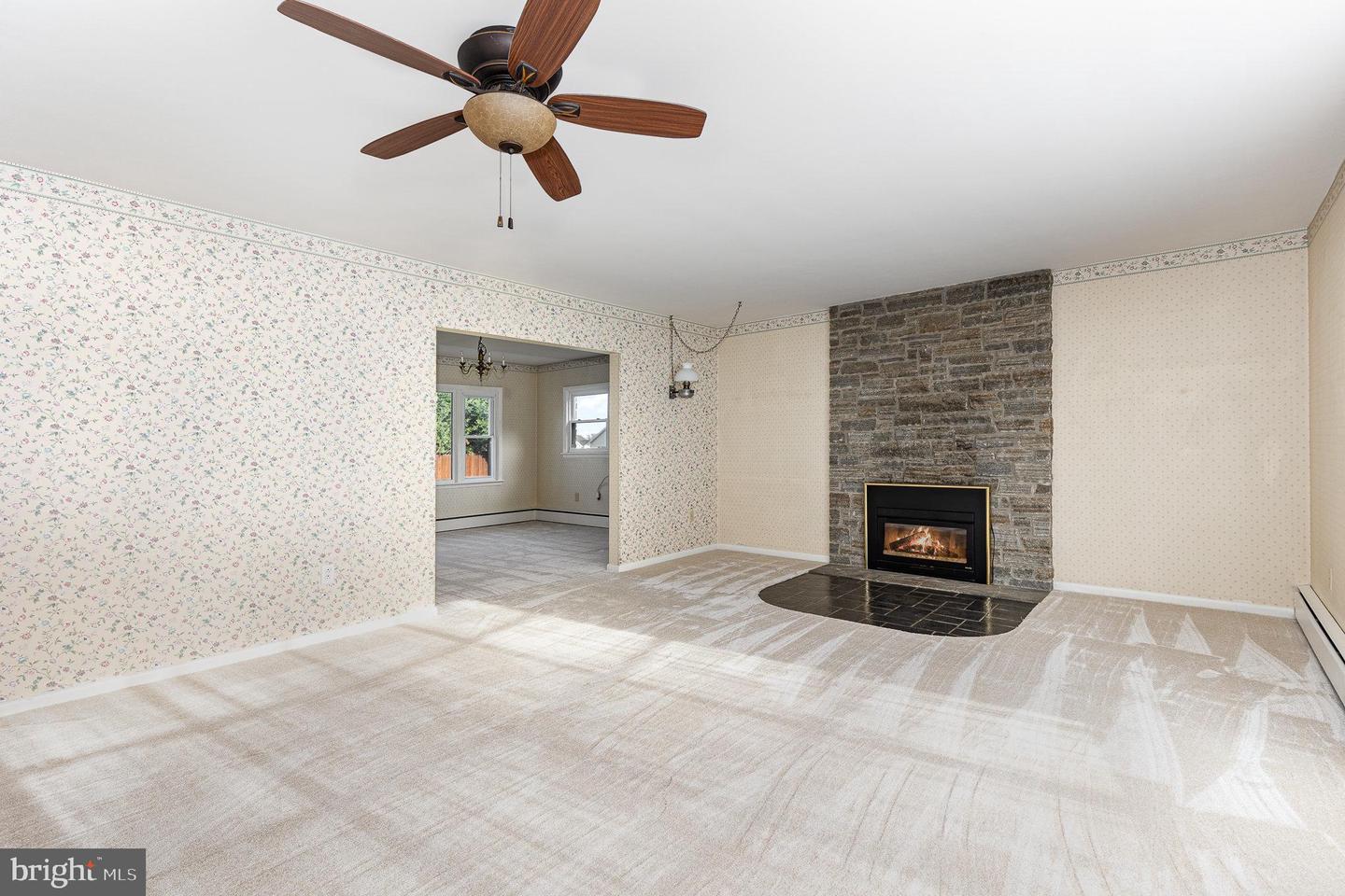 449 Glenwyn Dr Property Photo 7