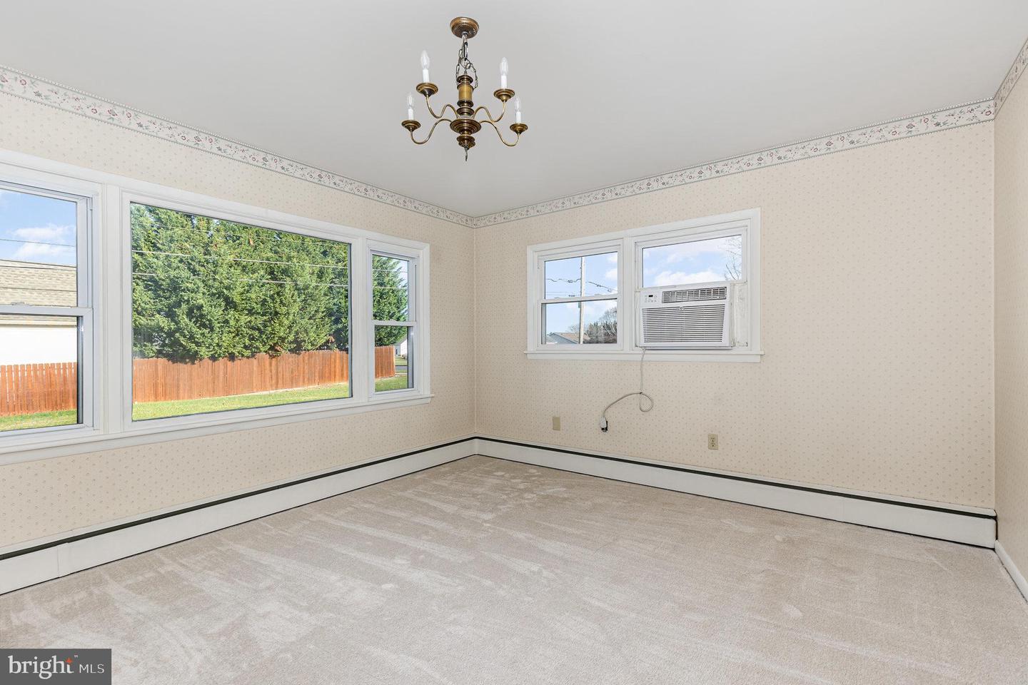 449 Glenwyn Dr Property Photo 14