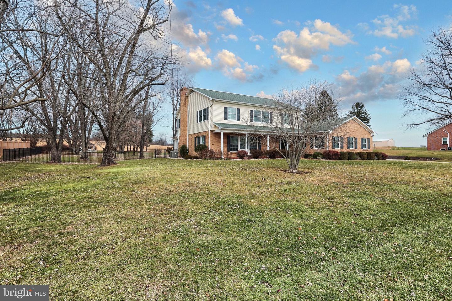 345 Arendtsville Rd Property Photo 2