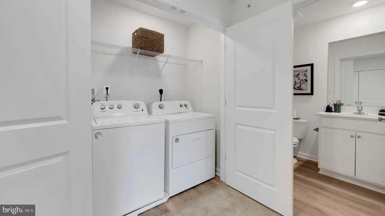 8 Windsor Ct Property Photo 10