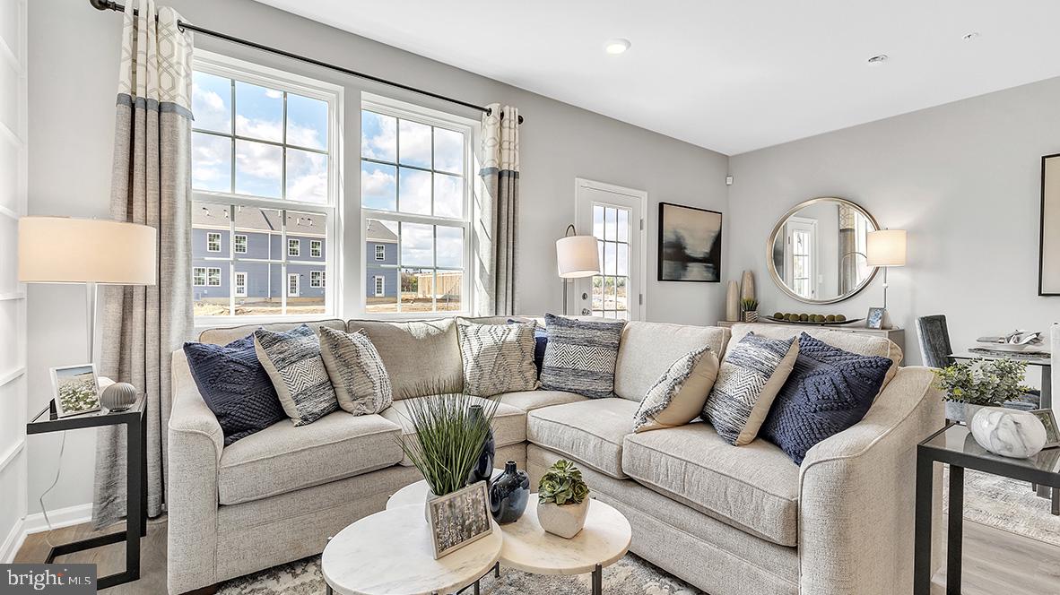 10 WINDSOR CT