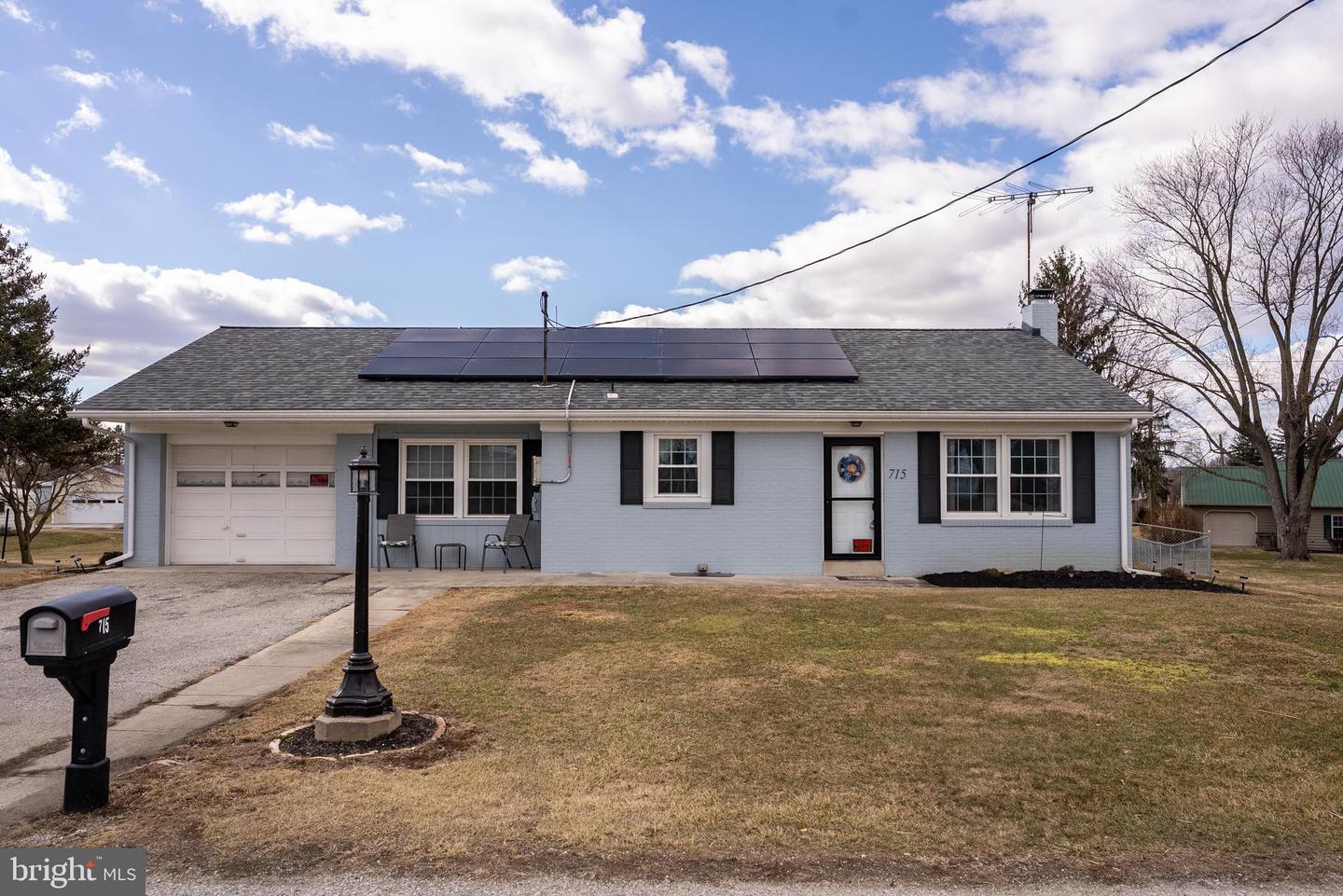 715 Edgegrove Rd Property Photo