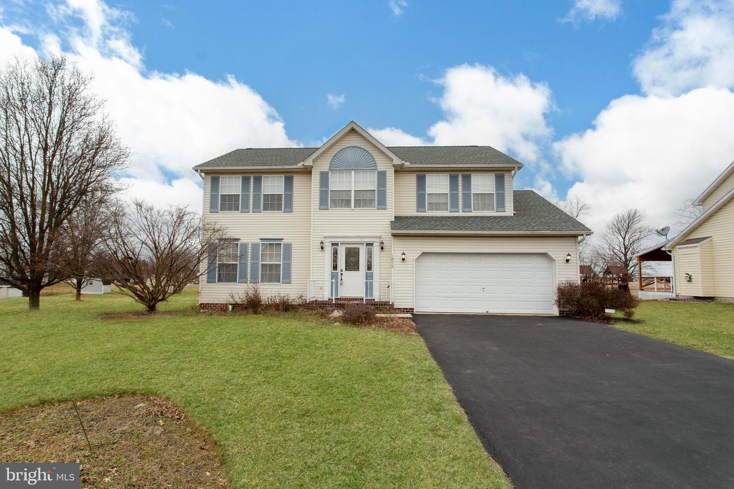 1076 Hostetter Rd Property Photo