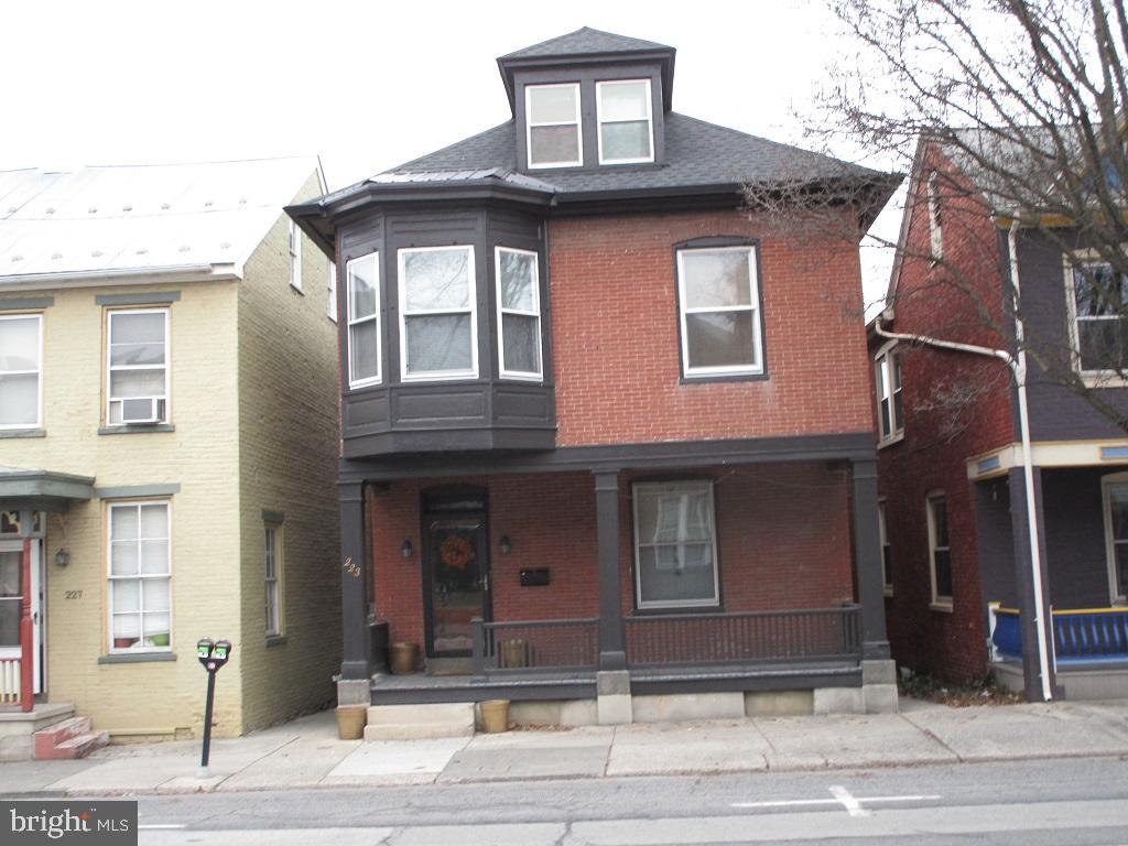 223 Chambersburg St Property Photo 3