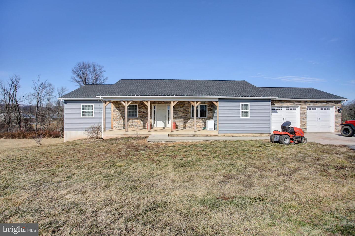 30 Anthony Ln Property Photo