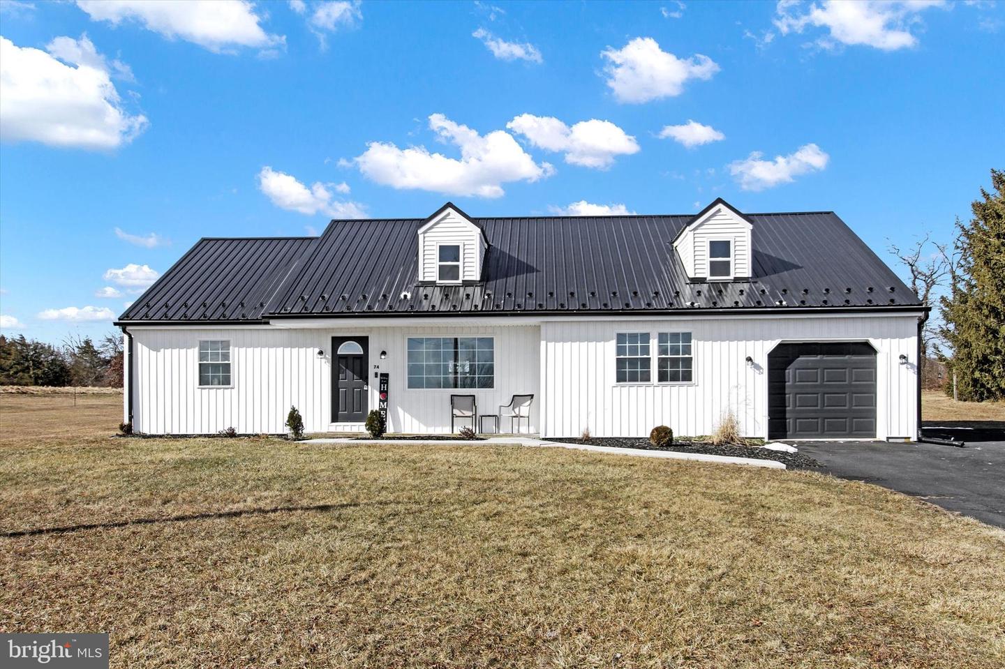 74 Guernsey Rd Property Photo