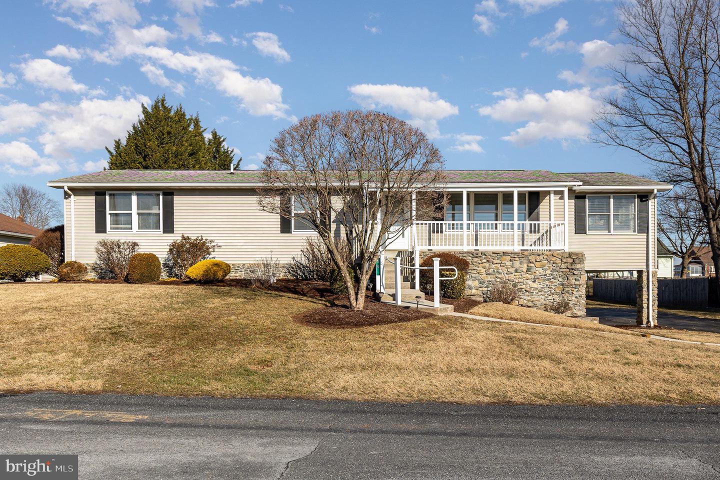 59 Clearview Ln Property Photo