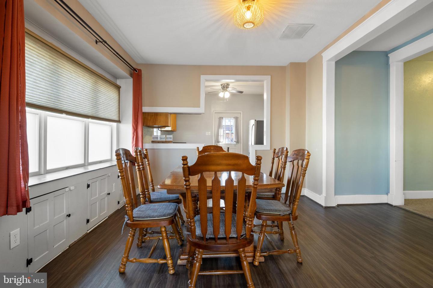 529 S Queen St Property Photo 12