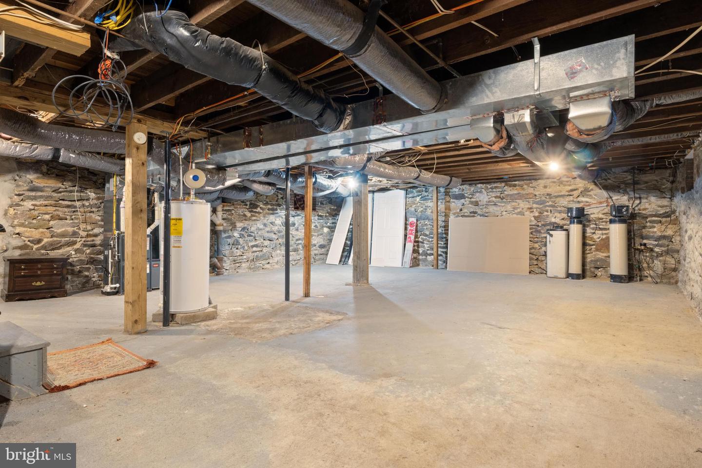 529 S Queen St Property Photo 29