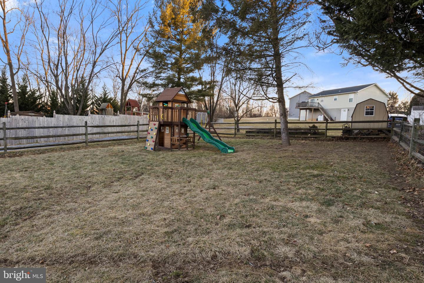 529 S Queen St Property Photo 37