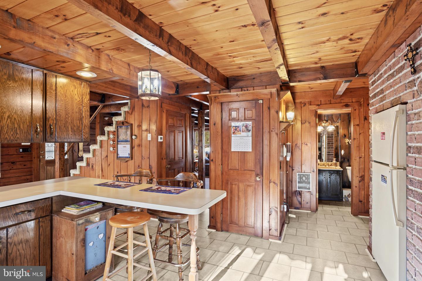 46 Woodview Rd Property Photo 13
