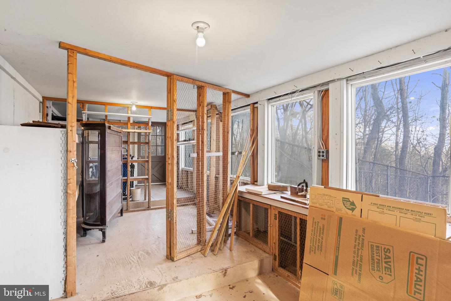 46 Woodview Rd Property Photo 37