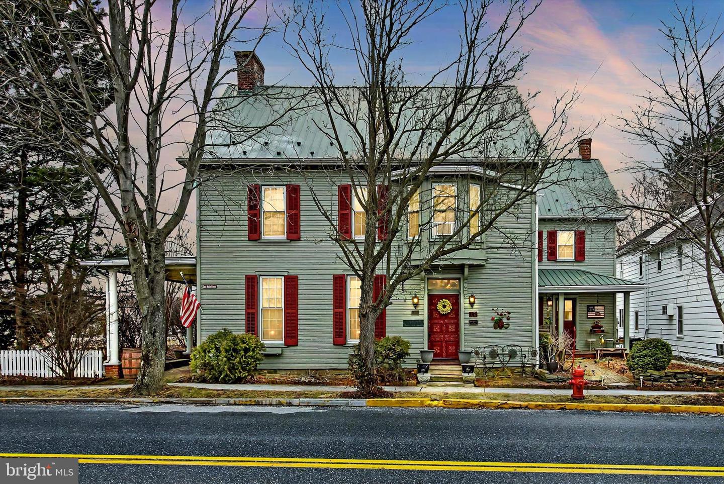 18 E Main St Property Photo